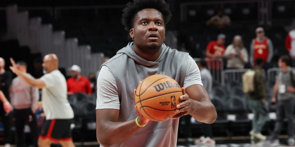 开云体育官网-火媒：亚当斯打替补中锋足够&amp;amp;签卡佩拉稍显多余 后者没带来新东西