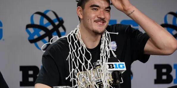 kaiyun-2米24华裔中锋看齐小加索尔？中国男篮无缘归化