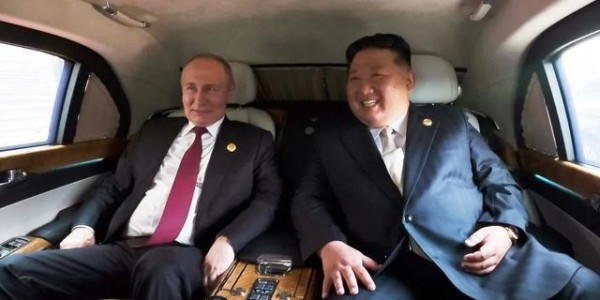 金正恩“多边首秀”，女儿两度亮相