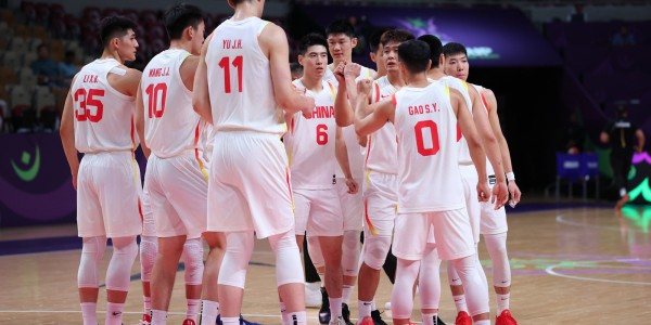 开云体育APP下载-中国男篮已启程回国 抵达海口后原地解散 教练组将总结此次亚洲杯