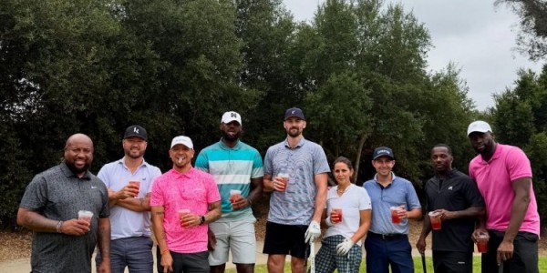 kaiyun-乐福晒与詹姆斯 追梦 富保罗等度假 并一起打高尔夫🏌🏾