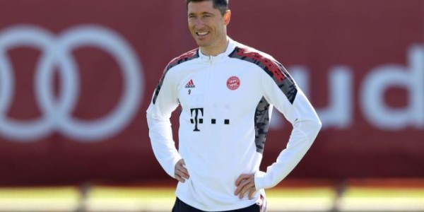 开云体育APP下载-哈维致电说服莱万来巴萨？世体：双方并未开启谈判